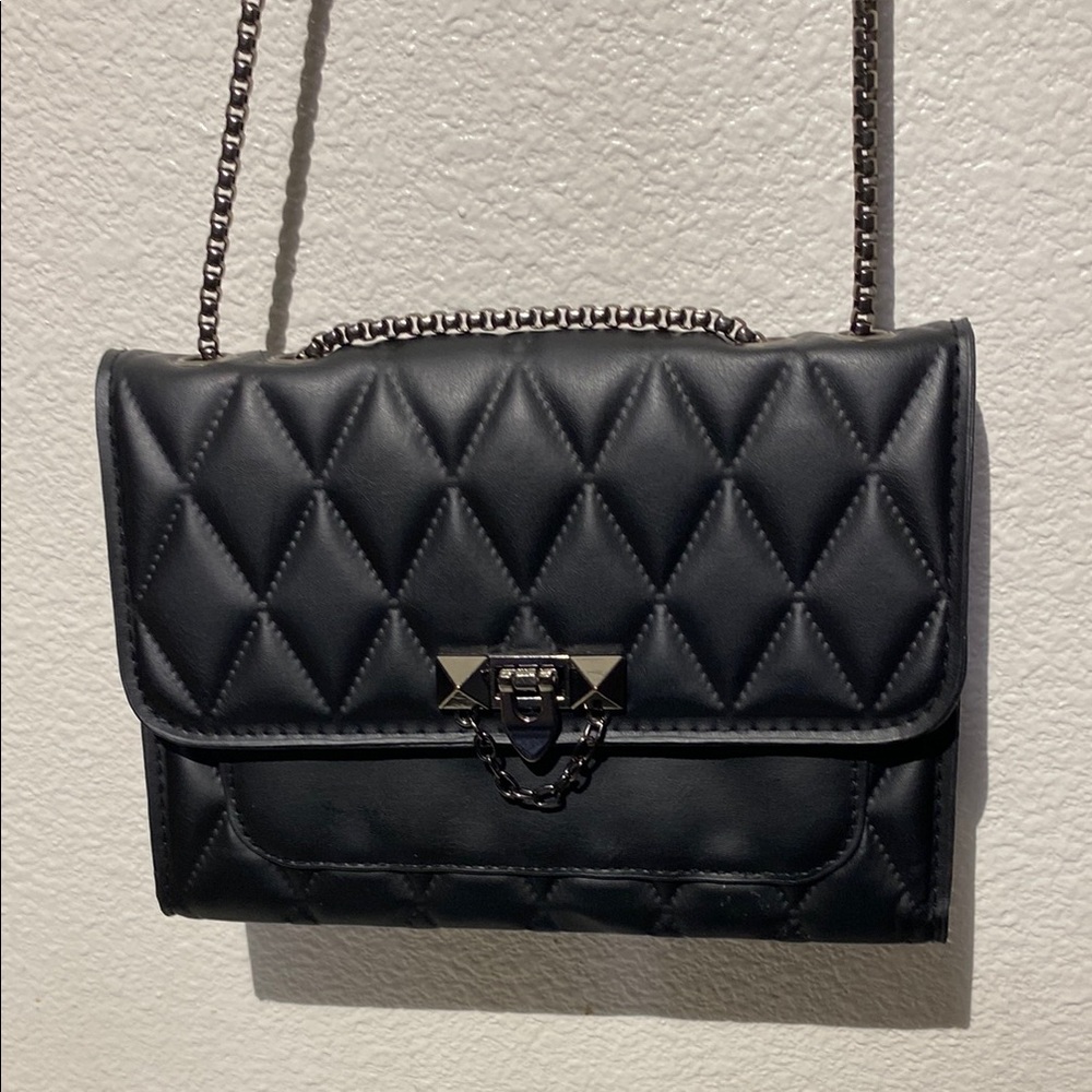 Black Quilted Chain Shoulder Bag